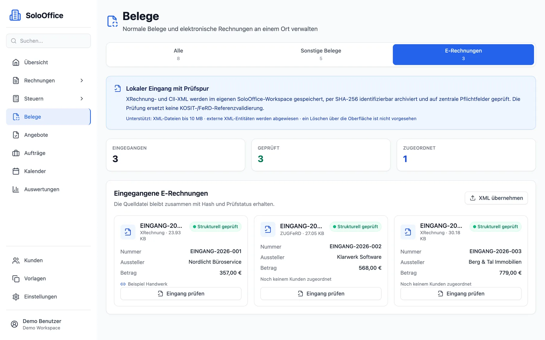 Liste eingegangener E-Rechnungen mit Format, Aussteller, Betrag, Prüfstatus und Kundenzuordnung